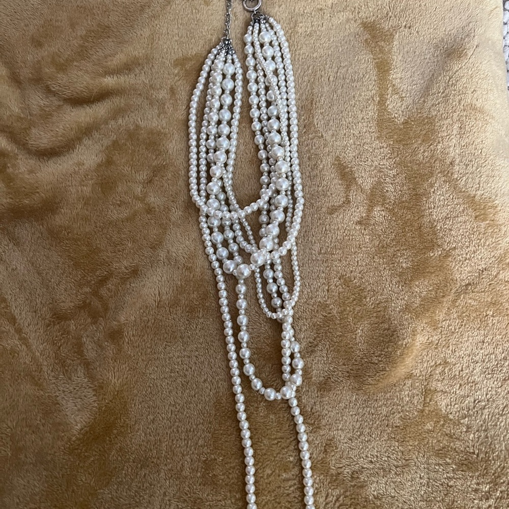 Layered pearl necklace